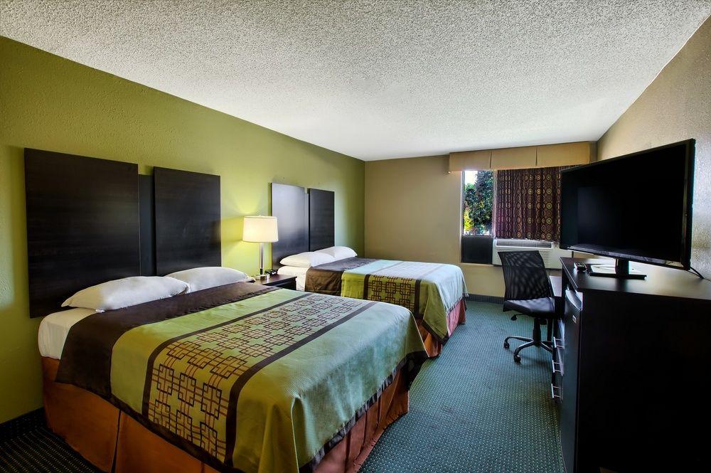 Hotel Super 8 By Wyndham Raleigh North East Zewnętrze zdjęcie
