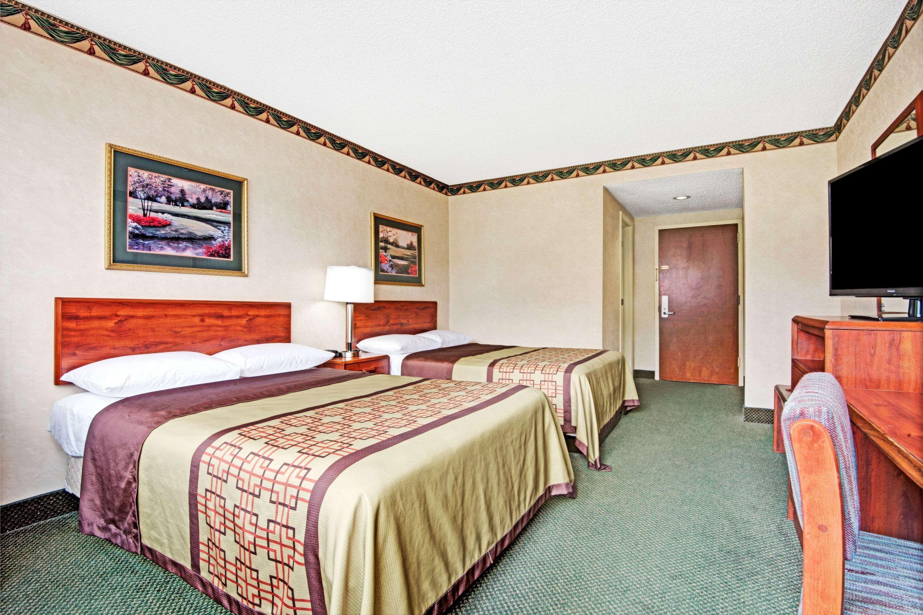 Hotel Super 8 By Wyndham Raleigh North East Zewnętrze zdjęcie
