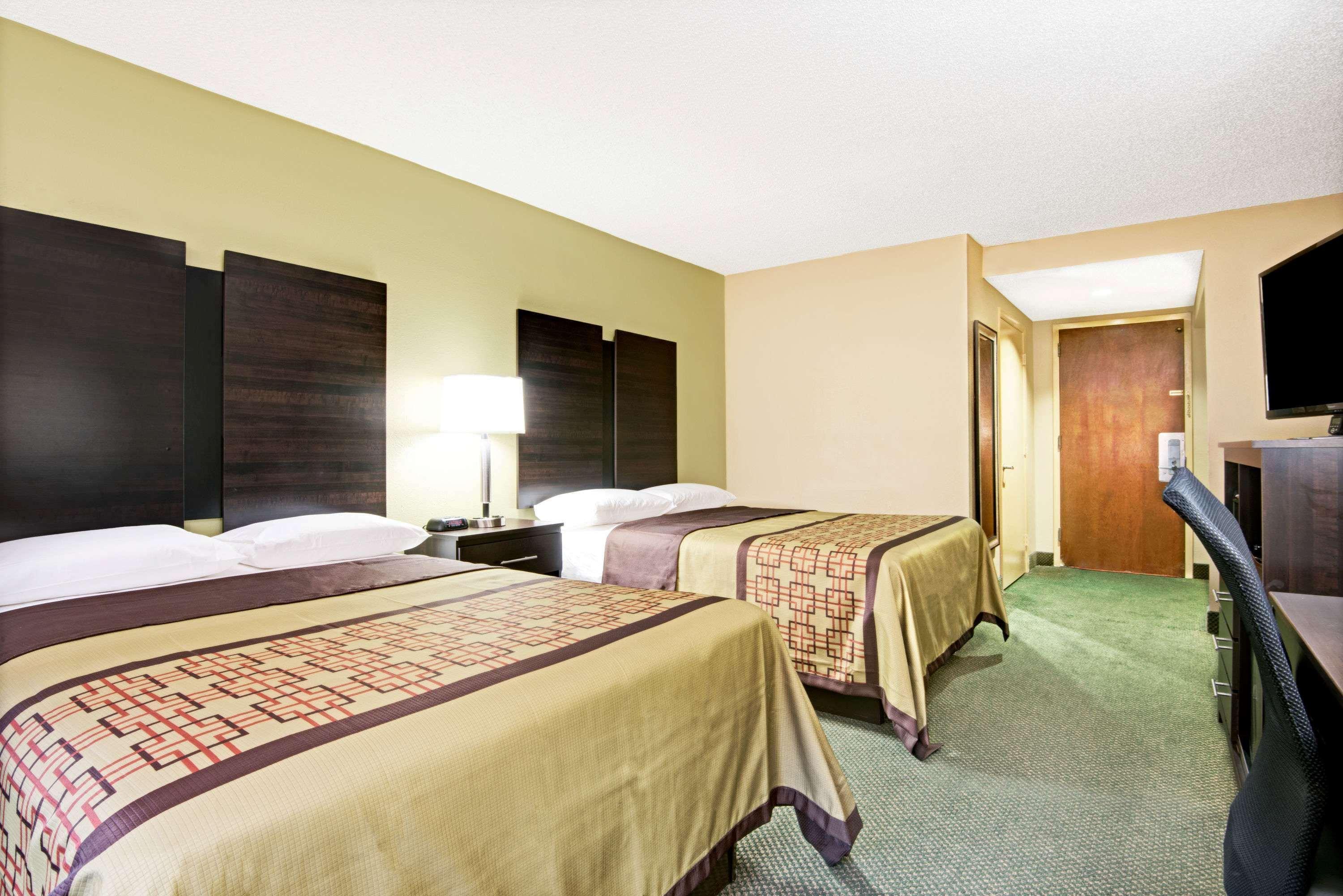 Hotel Super 8 By Wyndham Raleigh North East Zewnętrze zdjęcie